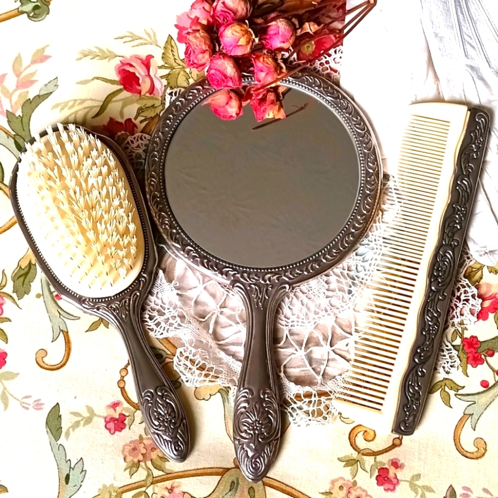 VTG "GODINGER" 3 PIECE SILVERPLATED VANITY SET?!